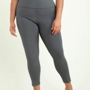 New women’s plus size workout leggings. Size XL – 3XL